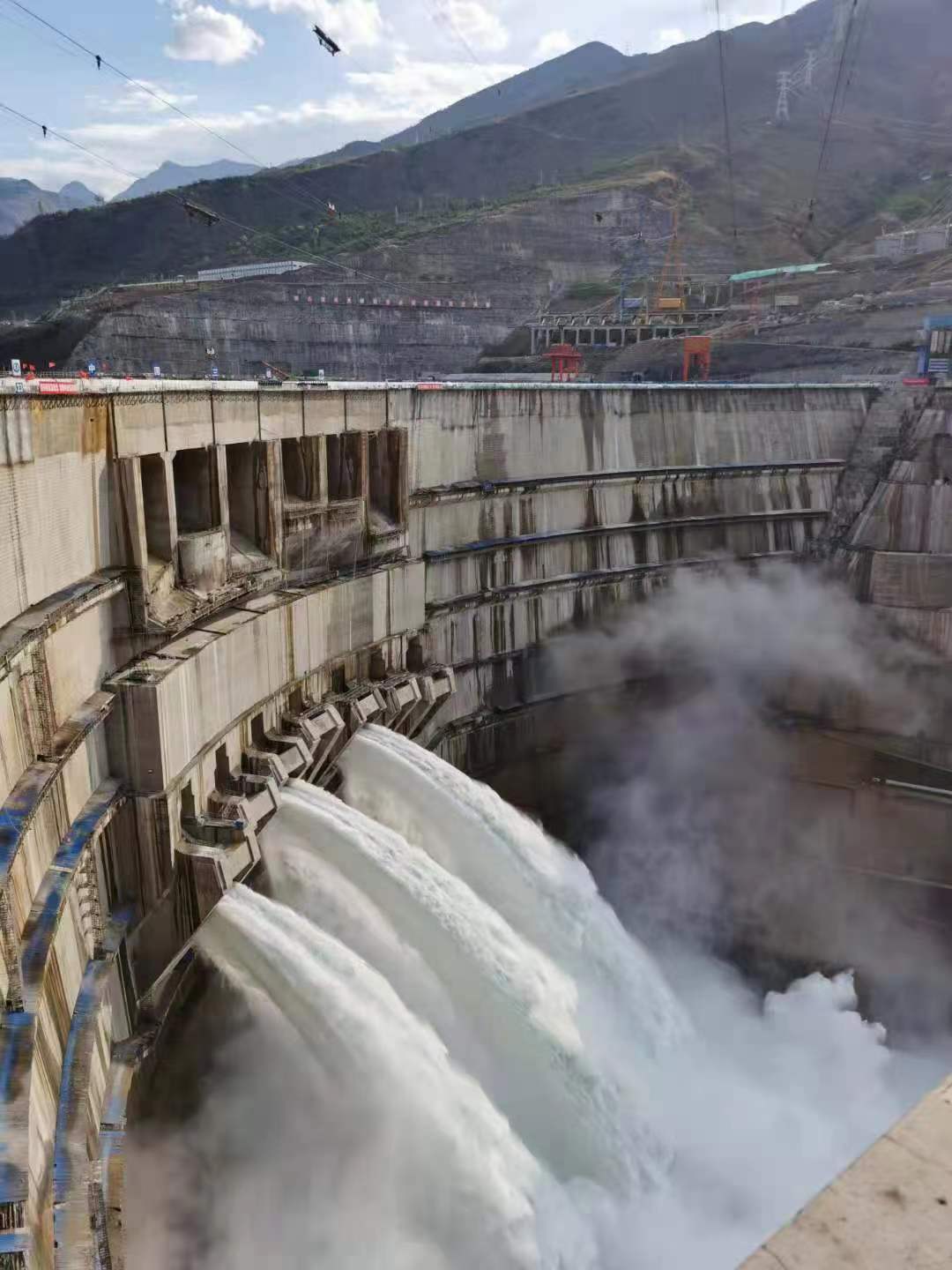 白鹤滩水电站